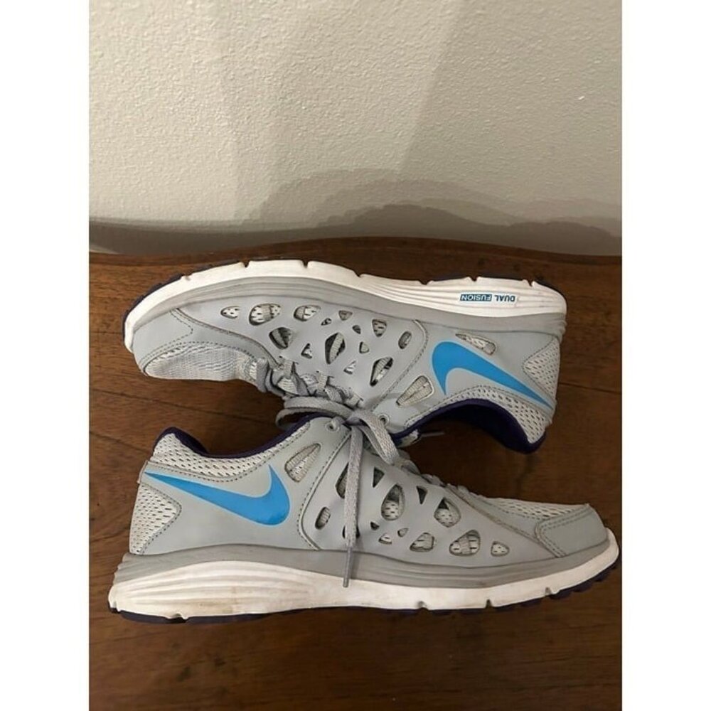 Nike Women’s Shoes‎ size 9.5